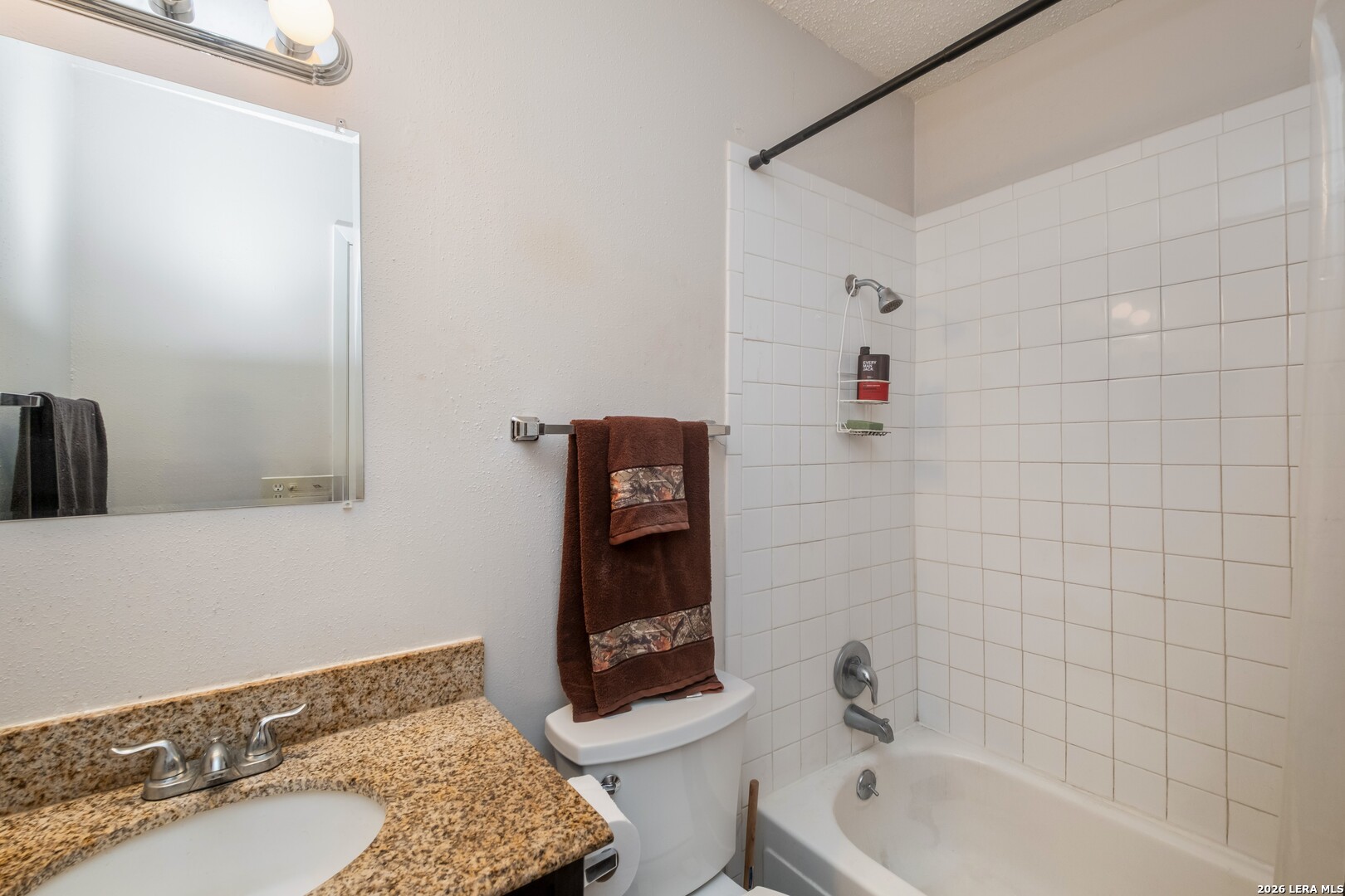 113 Friendswood Path Universal City, TX 78148 - Photo 13 of 30 a bathroom with a sink and a bathtub