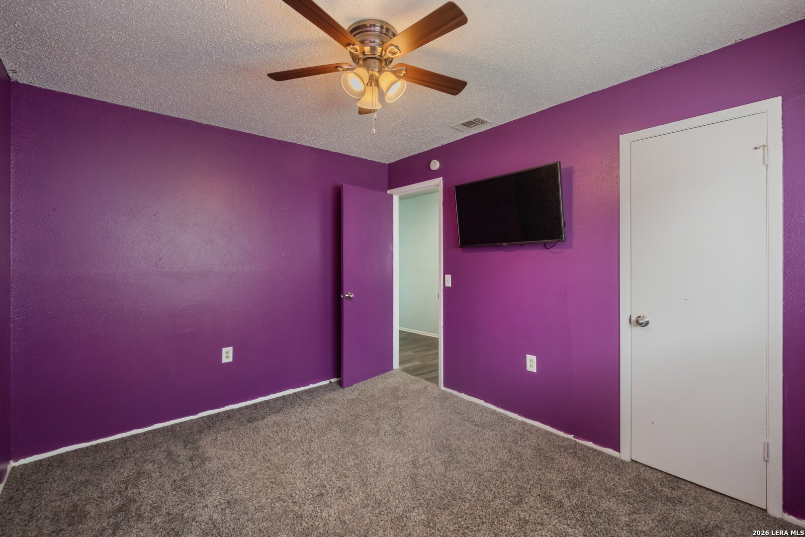 113 Friendswood Path Universal City, TX 78148 - Photo 16 of 30 a projector room with windows