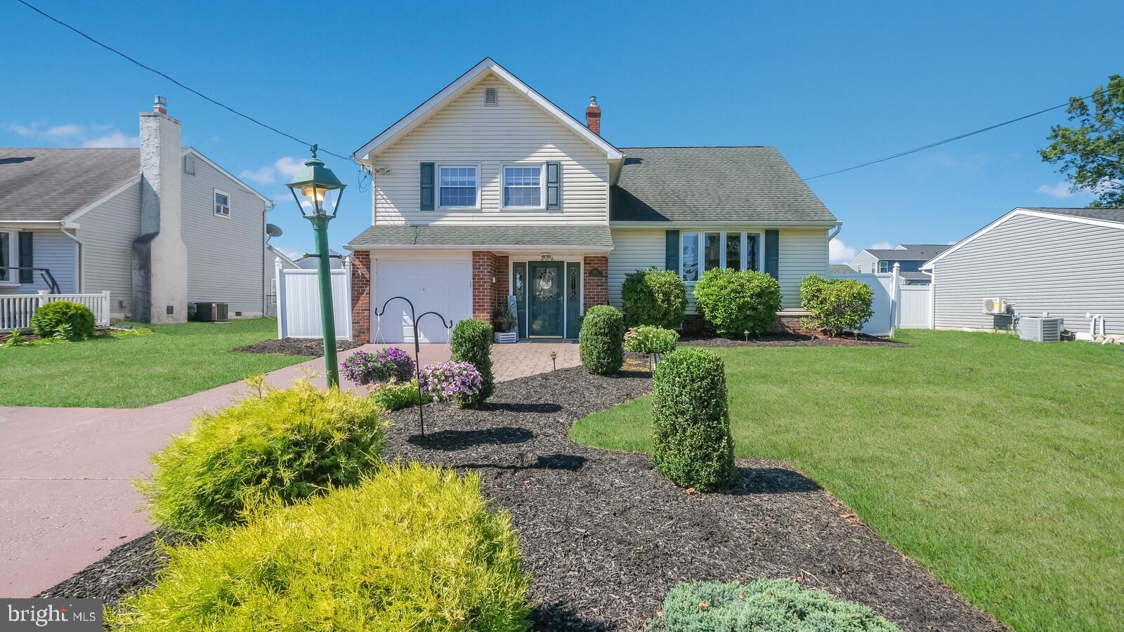 656 Mueller Road Warminster, PA 18974 - Photo 1 of 40 Front