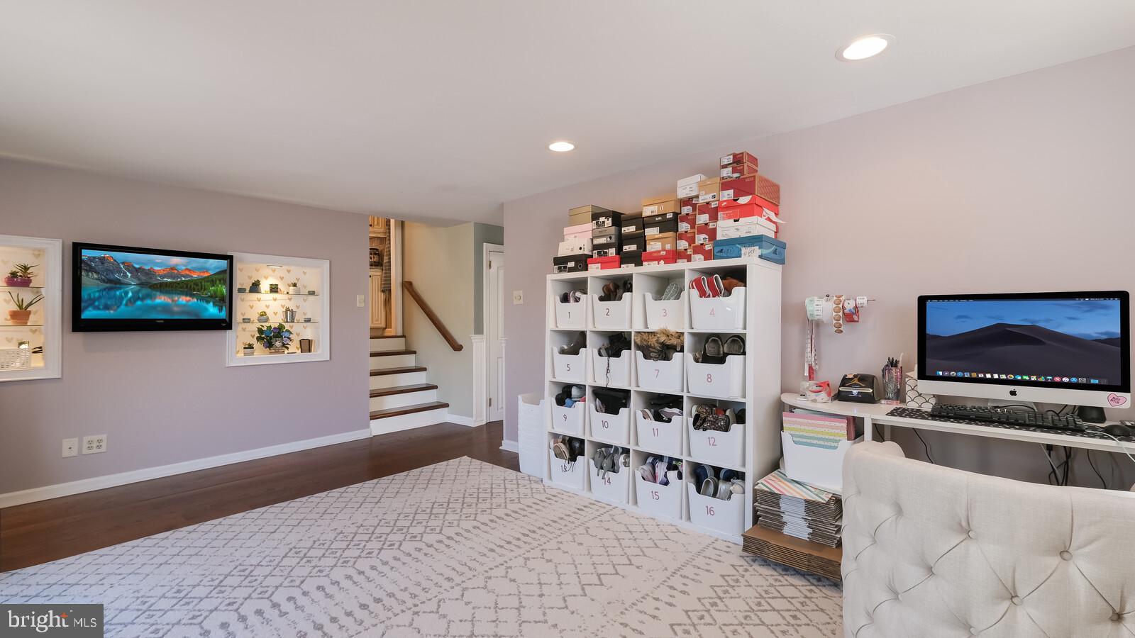 656 Mueller Road Warminster, PA 18974 - Photo 20 of 40 Family Room/Office