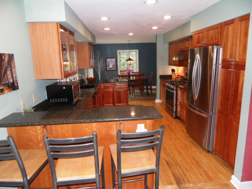 W305-n5690 North Stevens Road Merton, WI 53029 - Photo 9 of 34 Kitchen