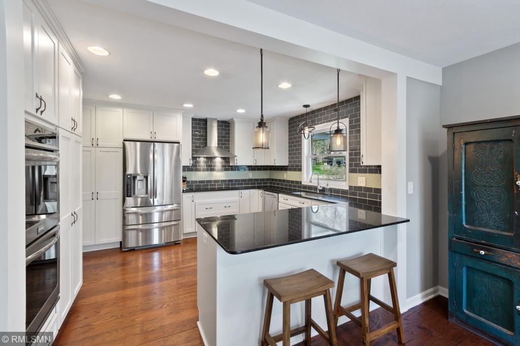 4757 Coventry Road East Minnetonka, MN 55345 - Photo 3 of 36 Gallery Image 3