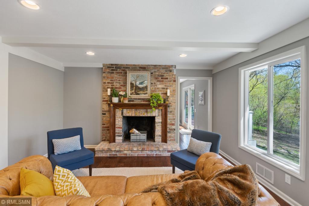 4757 Coventry Road East Minnetonka, MN 55345 - Photo 9 of 36 Gallery Image 9