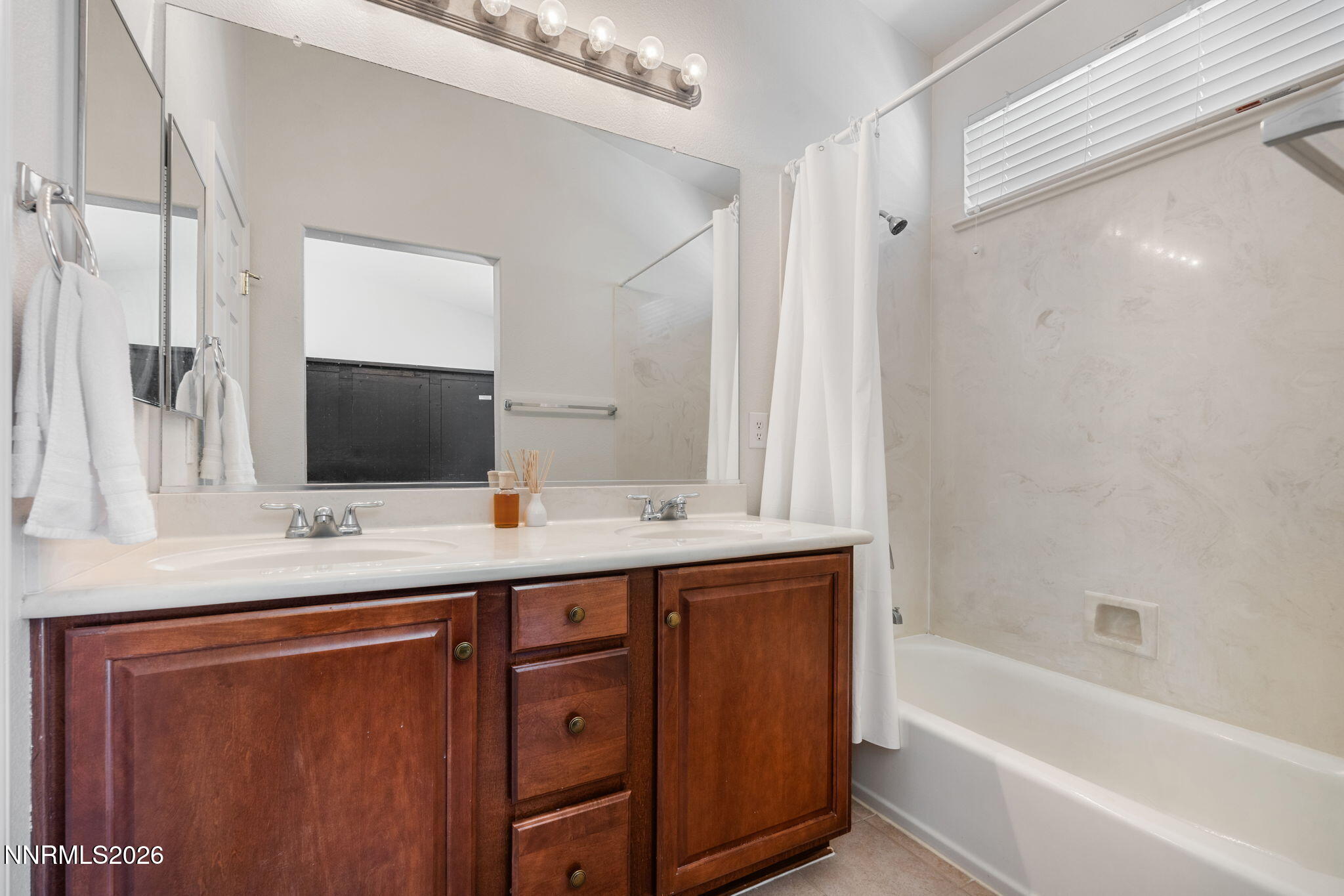 8936 Finnsech Drive Reno, NV 89506 - Photo 16 of 25 25-web-or-mls-DSC01269