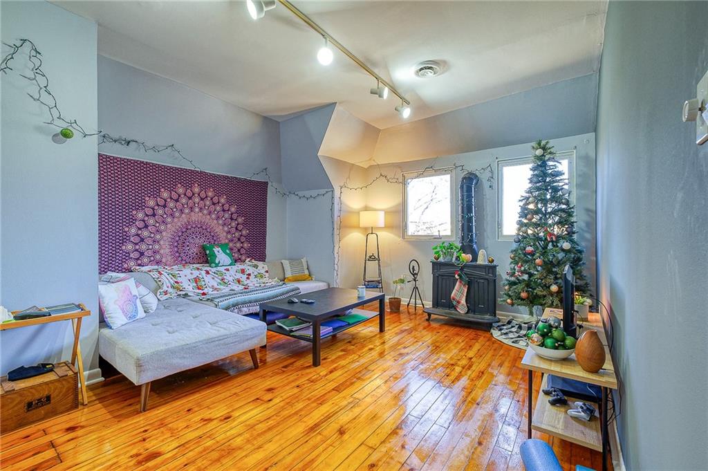 5927 Howe Street, Unit 302 Pittsburgh, PA 15232 - Photo 7 of 15 Gallery Image 7