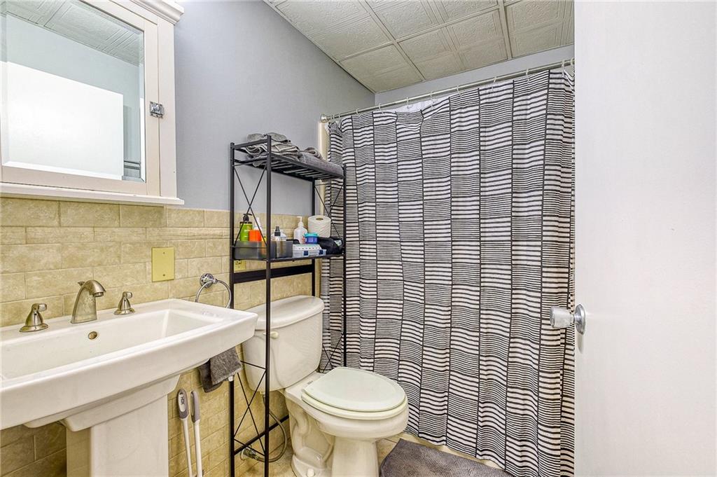 5927 Howe Street, Unit 302 Pittsburgh, PA 15232 - Photo 9 of 15 Gallery Image 9