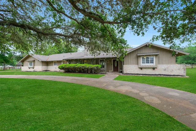 $599,999 | 36602 Hondo Road, Simonton, TX 77485