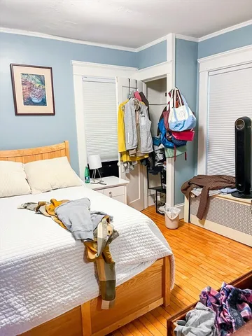 a view of a entrance door of the house