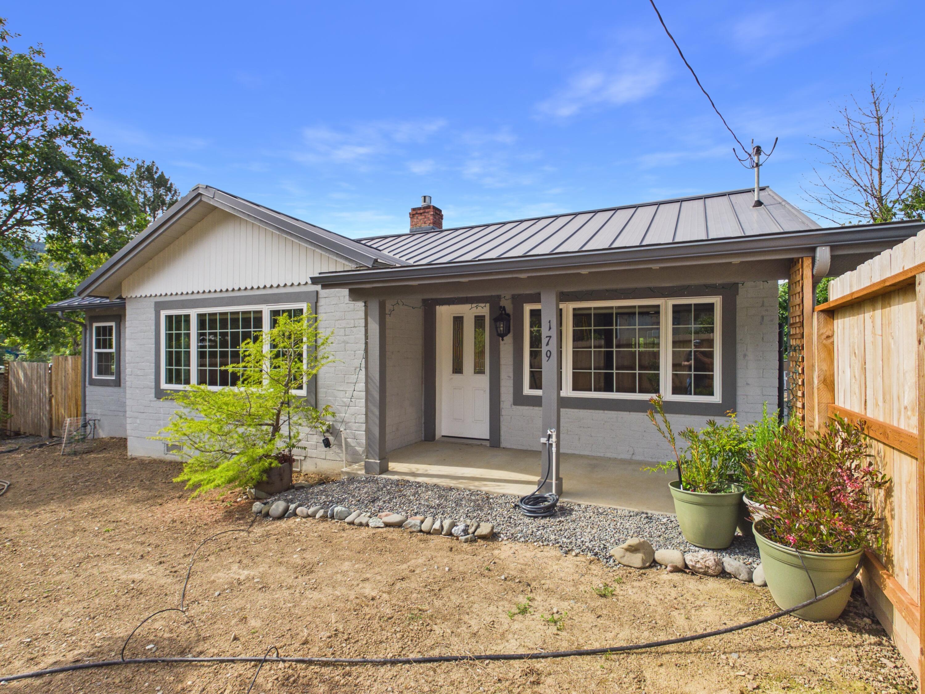 179 School Road Miranda, CA 95553 - Photo 2 of 55