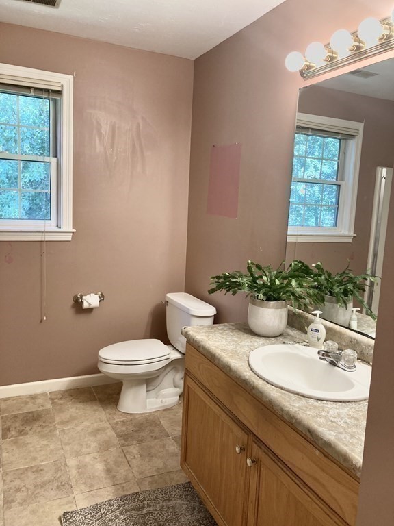 77 Towne Hill Road Haverhill, MA 01835 - Photo 16 of 39 Gallery Image 16
