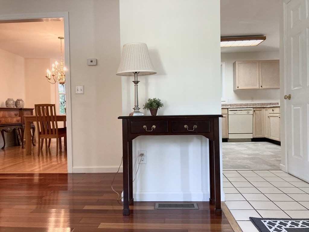 77 Towne Hill Road Haverhill, MA 01835 - Photo 2 of 39 Gallery Image 2