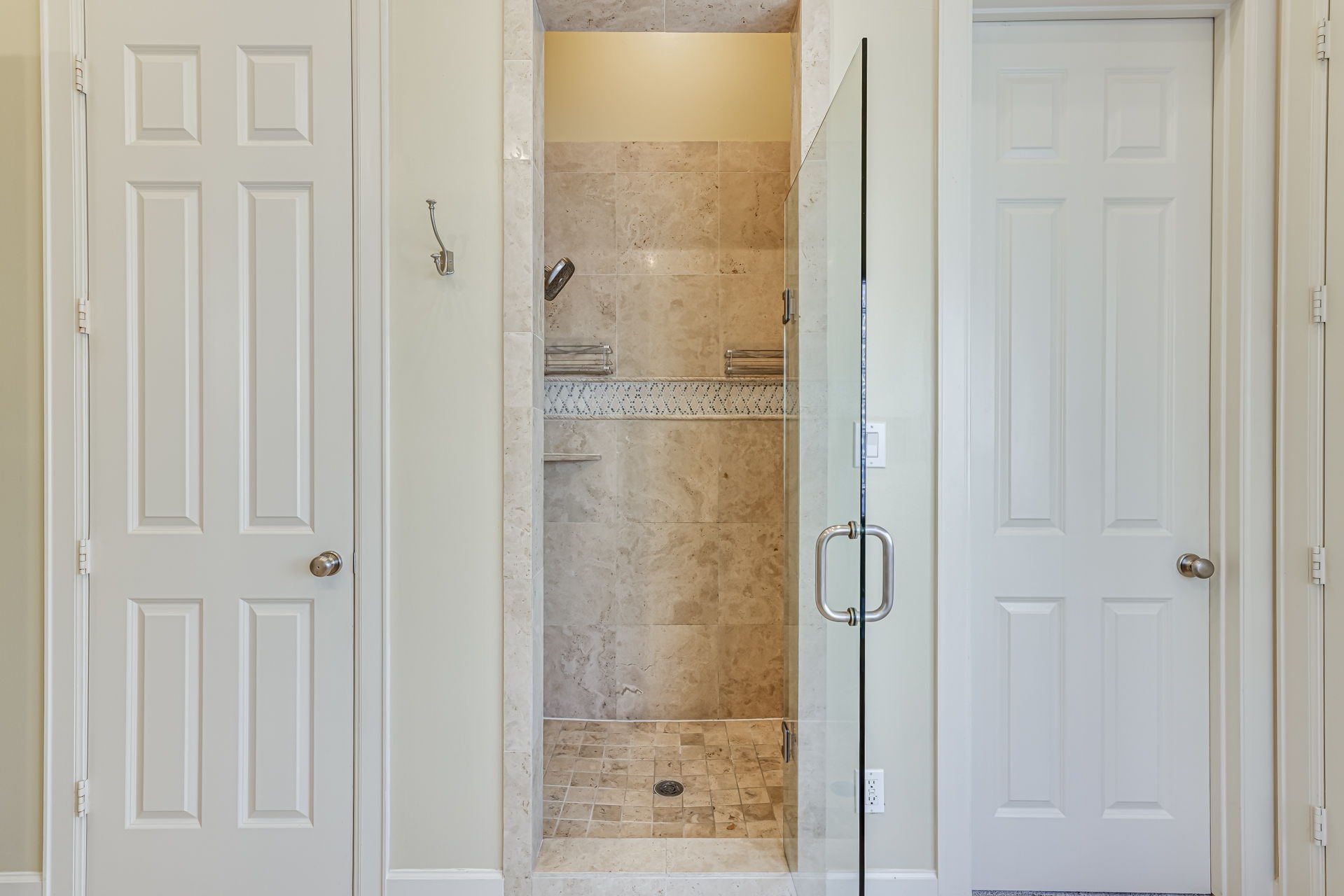 6310 Hermann Lake Drive Houston, TX 77021 - Photo 17 of 39 Primary Shower w/ glass door.