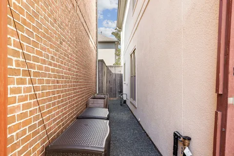 $639,000 | 6310 Hermann Lake Drive, Houston, TX 77021