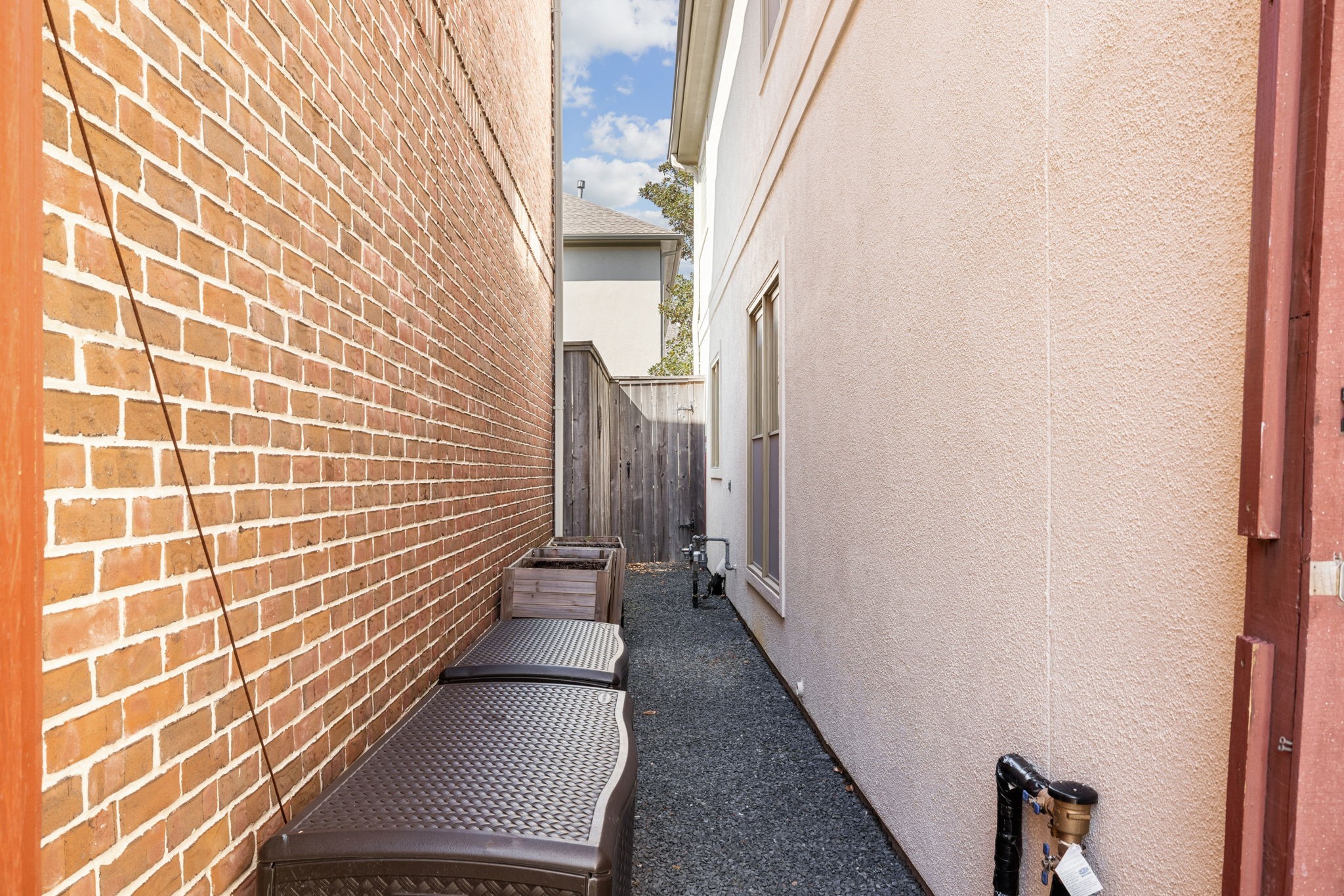 6310 Hermann Lake Drive Houston, TX 77021 - Photo 29 of 39 Nice side garden perfect for your raised bed planters.