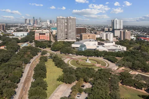 $639,000 | 6310 Hermann Lake Drive, Houston, TX 77021