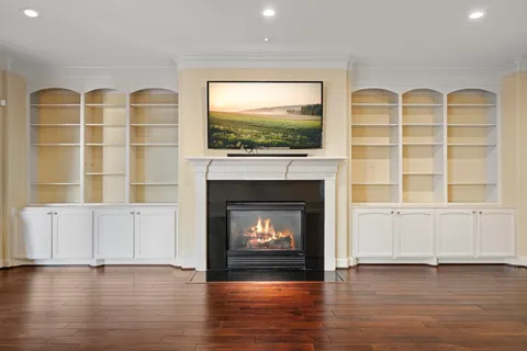 $639,000 | 6310 Hermann Lake Drive, Houston, TX 77021