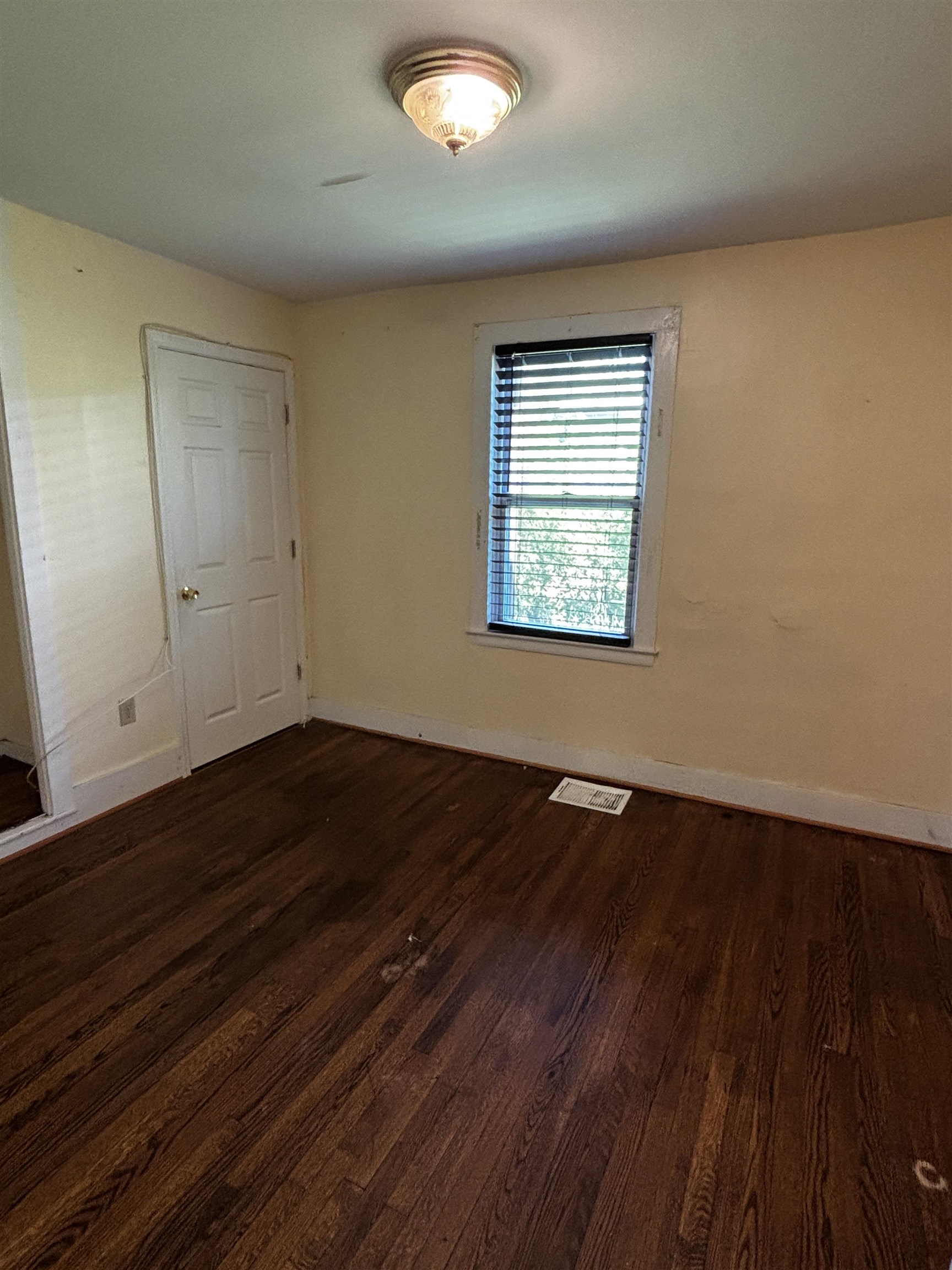 23 Ashuelot Street, Unit A Winchester, NH 03470 - Photo 4 of 13