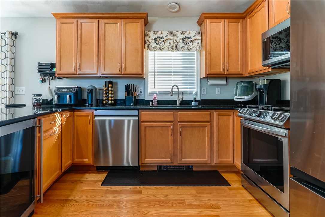 136 Bishop Hill Road Johnston, RI 02919 - Photo 12 of 29