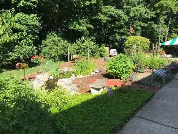 $988 | 460 West Russell Street, Unit 50, Saline, MI 48176