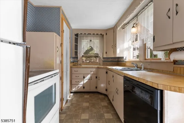 $255,000 | 31 Stover Avenue, Milford, NJ 08848