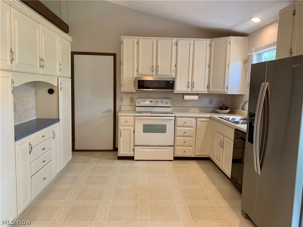 179 Johnson Road Wadsworth, OH 44281 - Photo 11 of 29 Gallery Image 11
