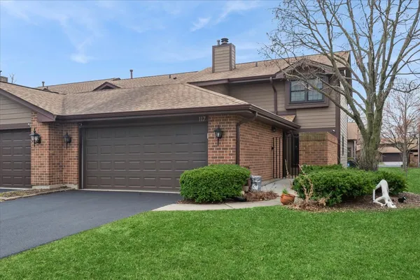 $395,000 | 117 Prairie Drive, Westmont, IL 60559