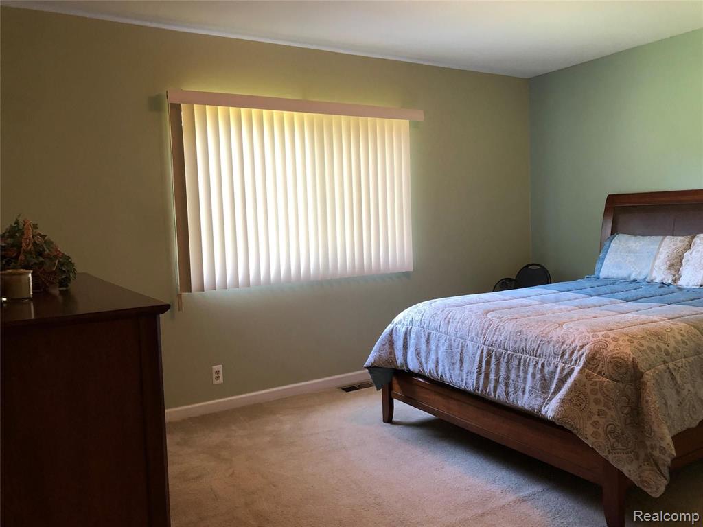2841 Grant Road Rochester Hills, MI 48309 - Photo 38 of 47