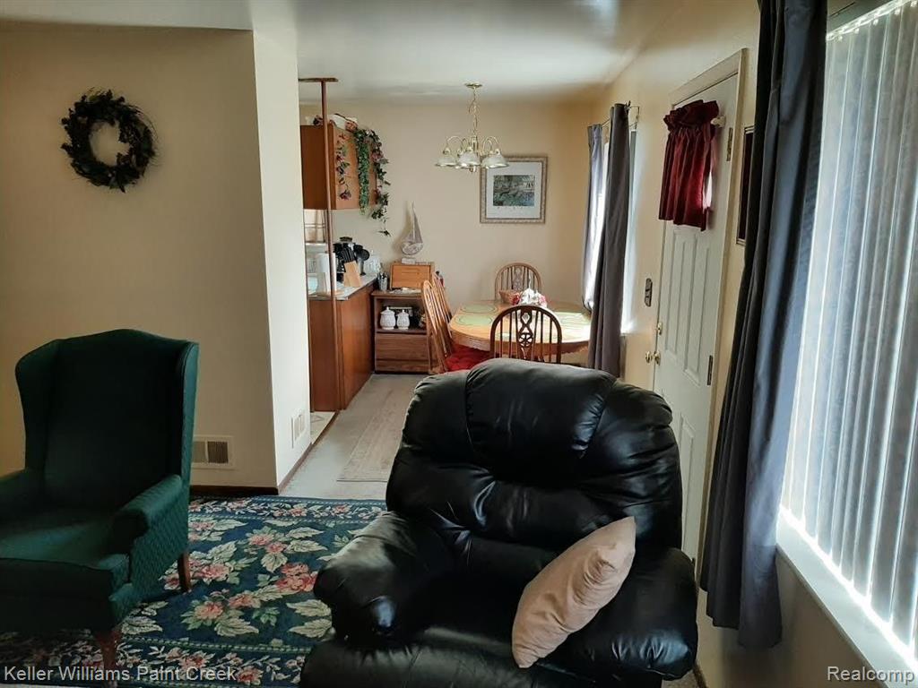 451 Maxwell Road Pontiac, MI 48342 - Photo 10 of 20