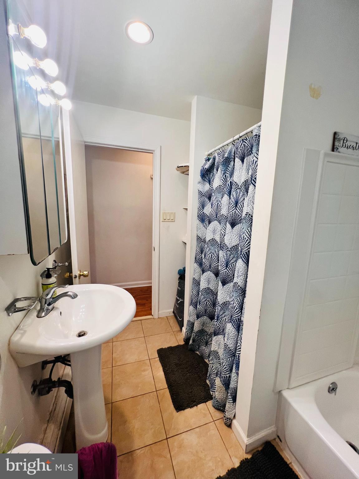 71 Princeton Road Clementon, NJ 08021 - Photo 17 of 35 1st Bathroom