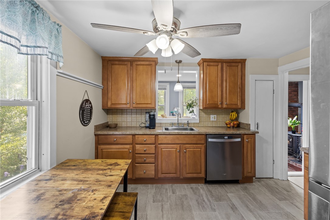 227 Angell Road Lincoln, RI 02865 - Photo 11 of 41