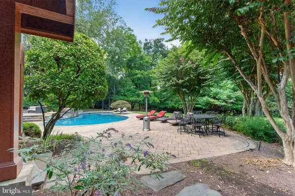 a house view with a outdoor space