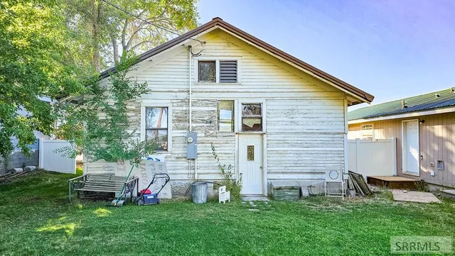 $174,000 | 120 Lost River Avenue, Arco, ID 83213