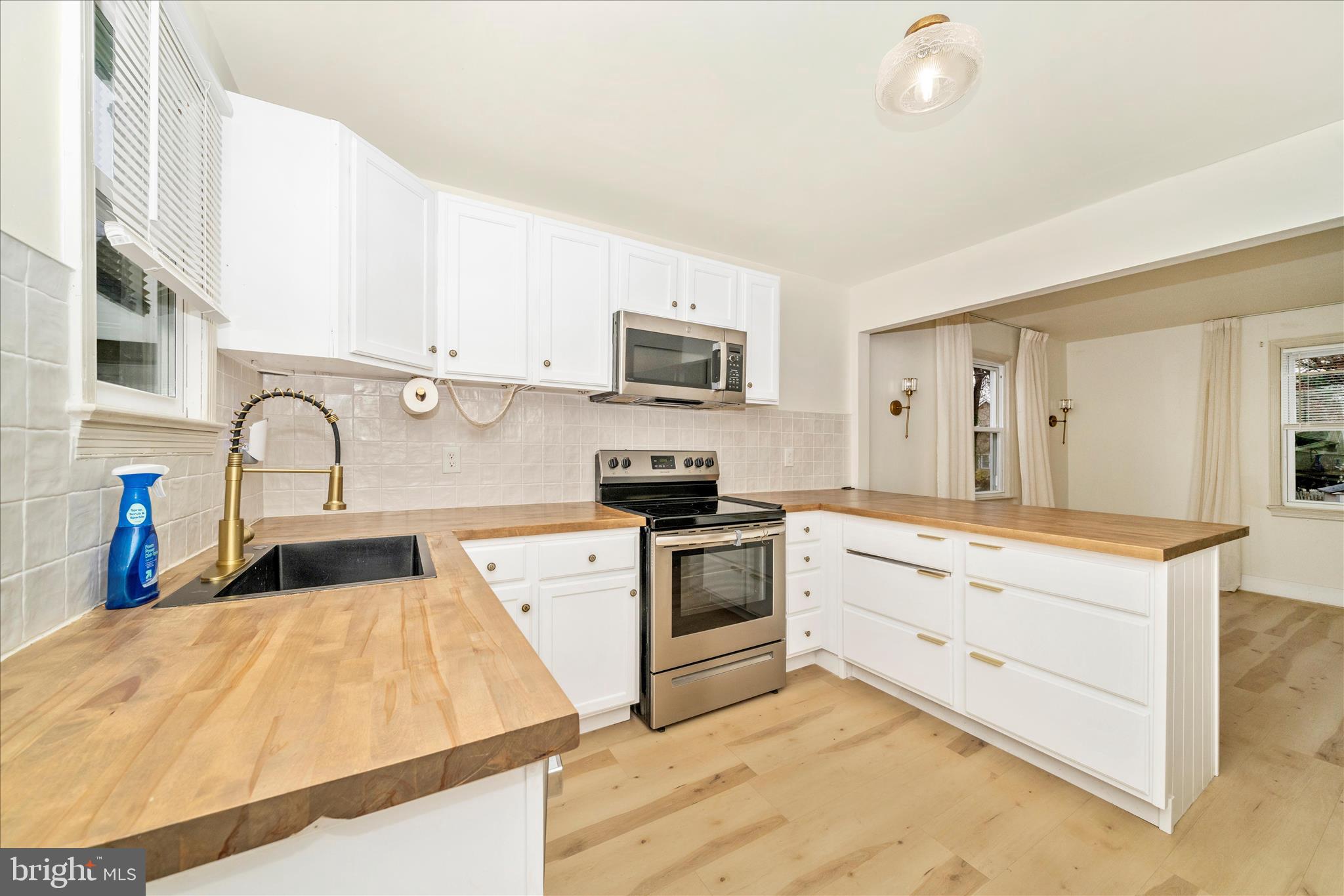 605 Rosemere Avenue Silver Spring, MD 20904 - Photo 11 of 56 Kitchen