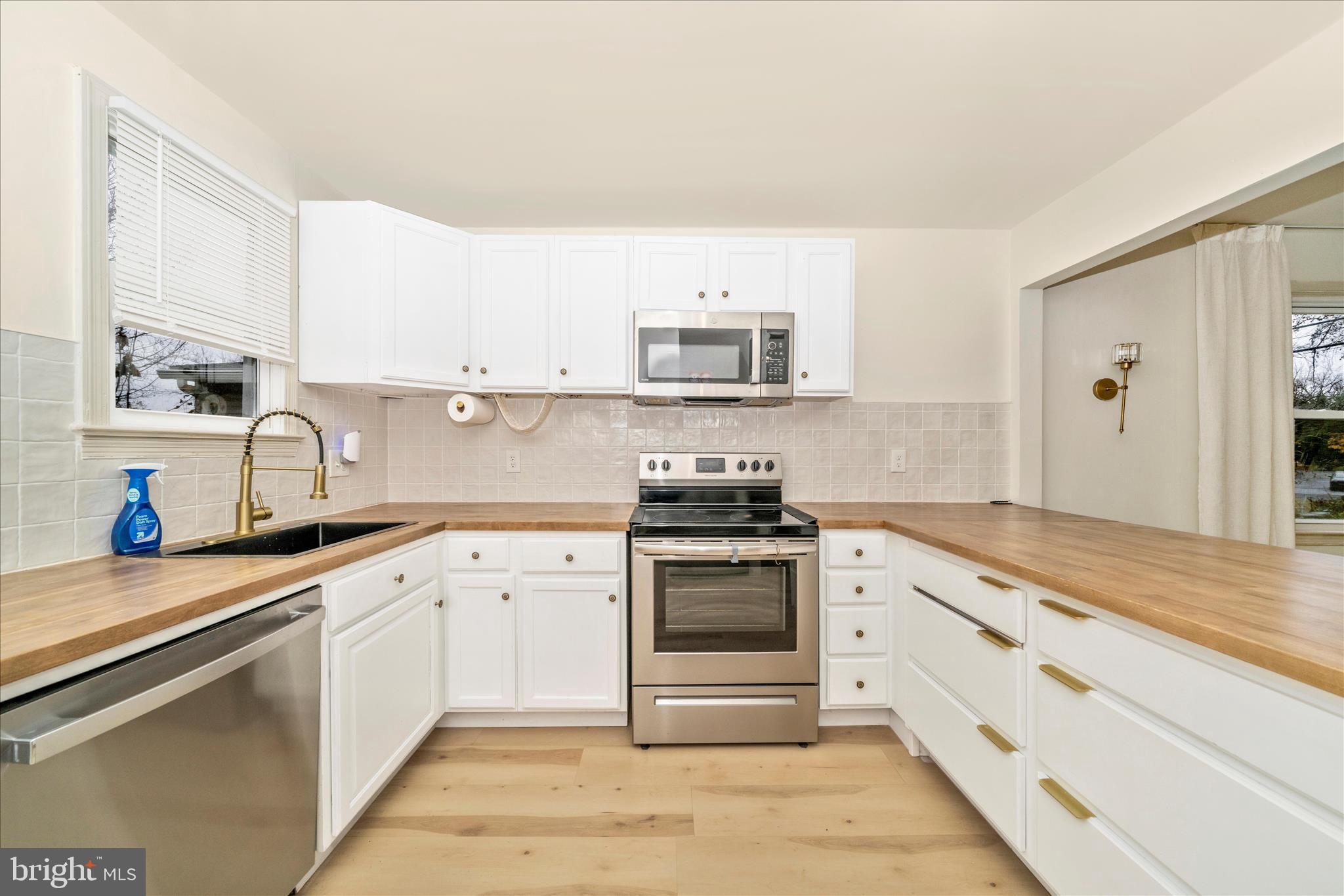 605 Rosemere Avenue Silver Spring, MD 20904 - Photo 12 of 56 Kitchen