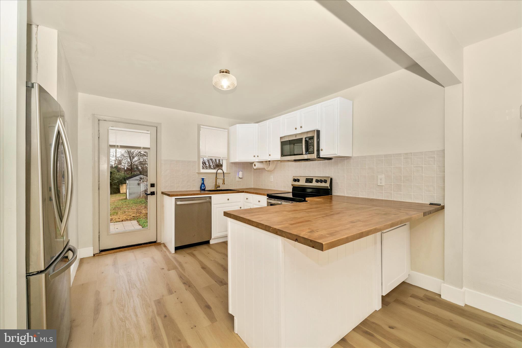 605 Rosemere Avenue Silver Spring, MD 20904 - Photo 8 of 56 Kitchen