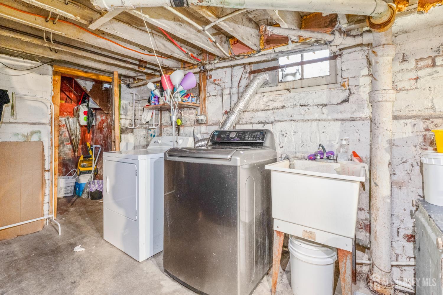 183 Walnut Street Paterson, NJ 07522 - Photo 33 of 39