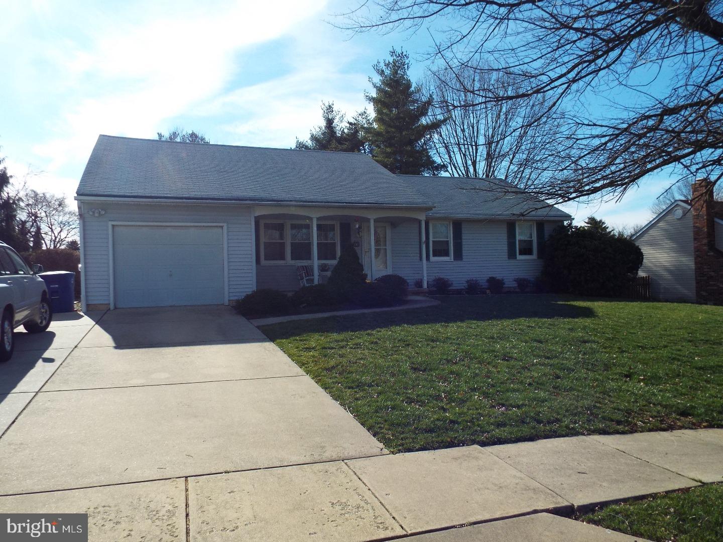 115 Red Stone Ridge Riverside, NJ 08075 - Photo 2 of 25