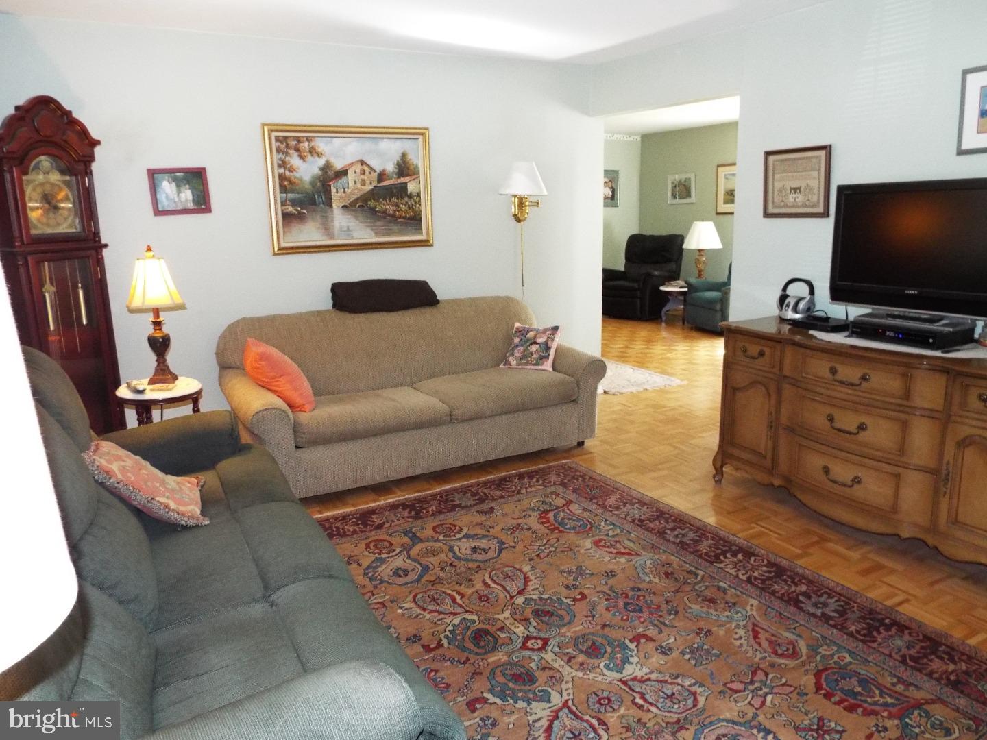 115 Red Stone Ridge Riverside, NJ 08075 - Photo 7 of 25