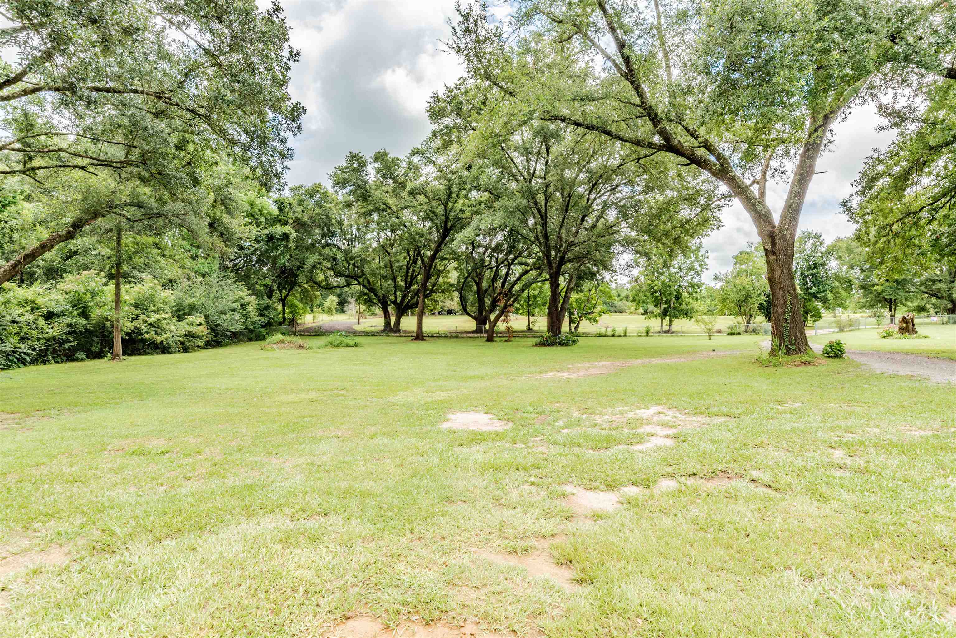 23171 Hazelwood Road Robertsdale, AL 36567 - Photo 9 of 36