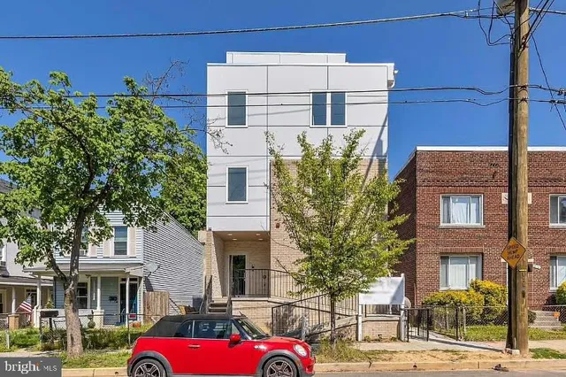 $2,800 | 1416 22nd Street Southeast, Unit 2, Washington, DC 20020