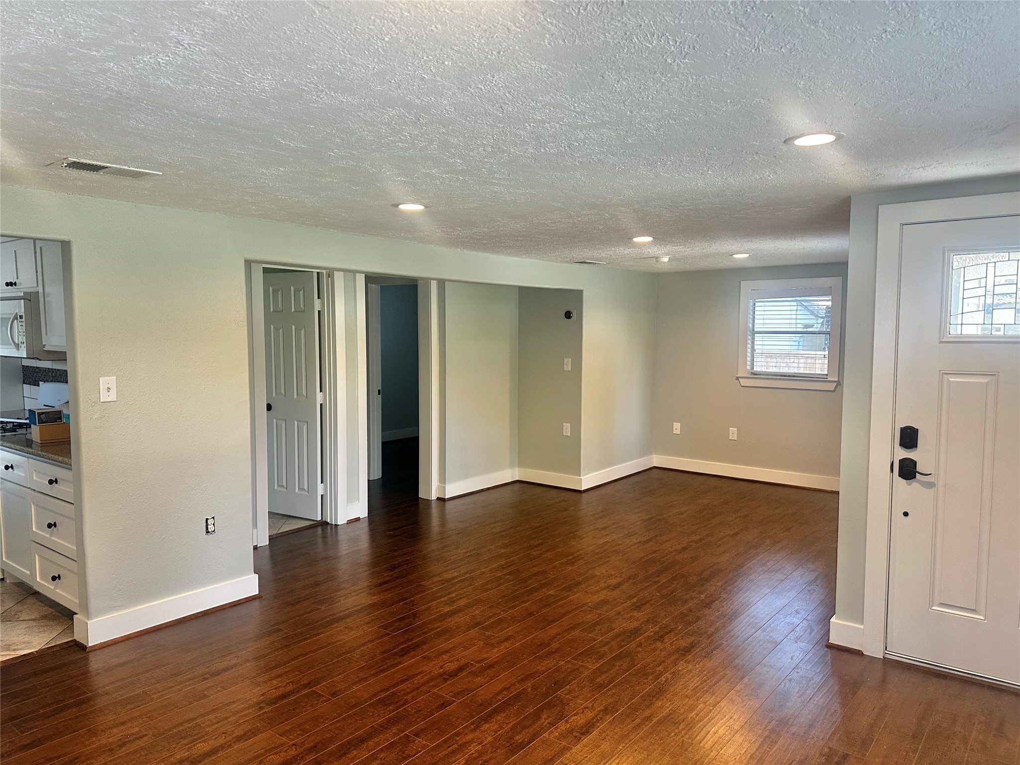 202 Fannin Street Tomball, TX 77375 - Photo 5 of 24