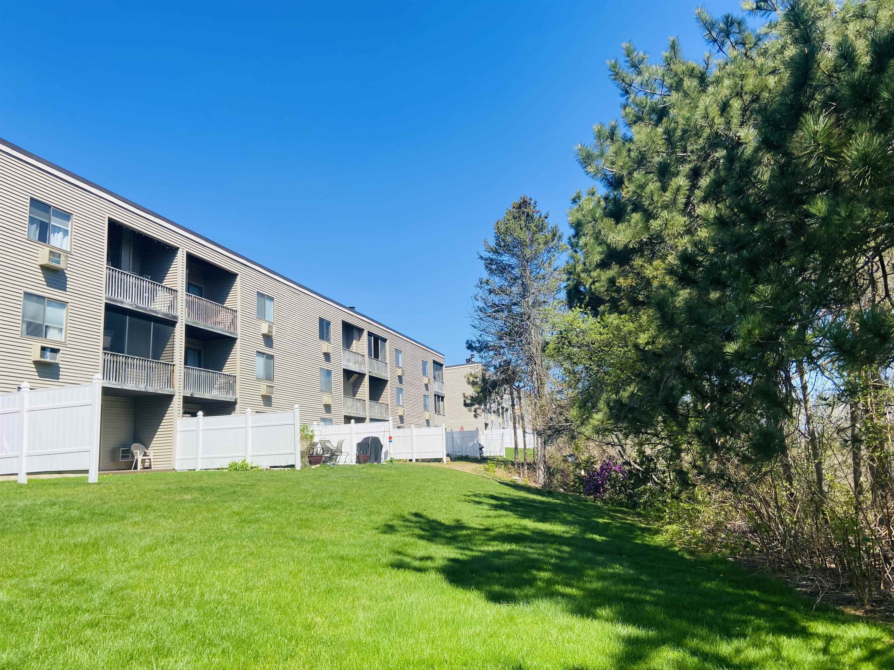 75 Treetop Circle, Unit 14 Laconia, NH 03246 - Photo 13 of 35