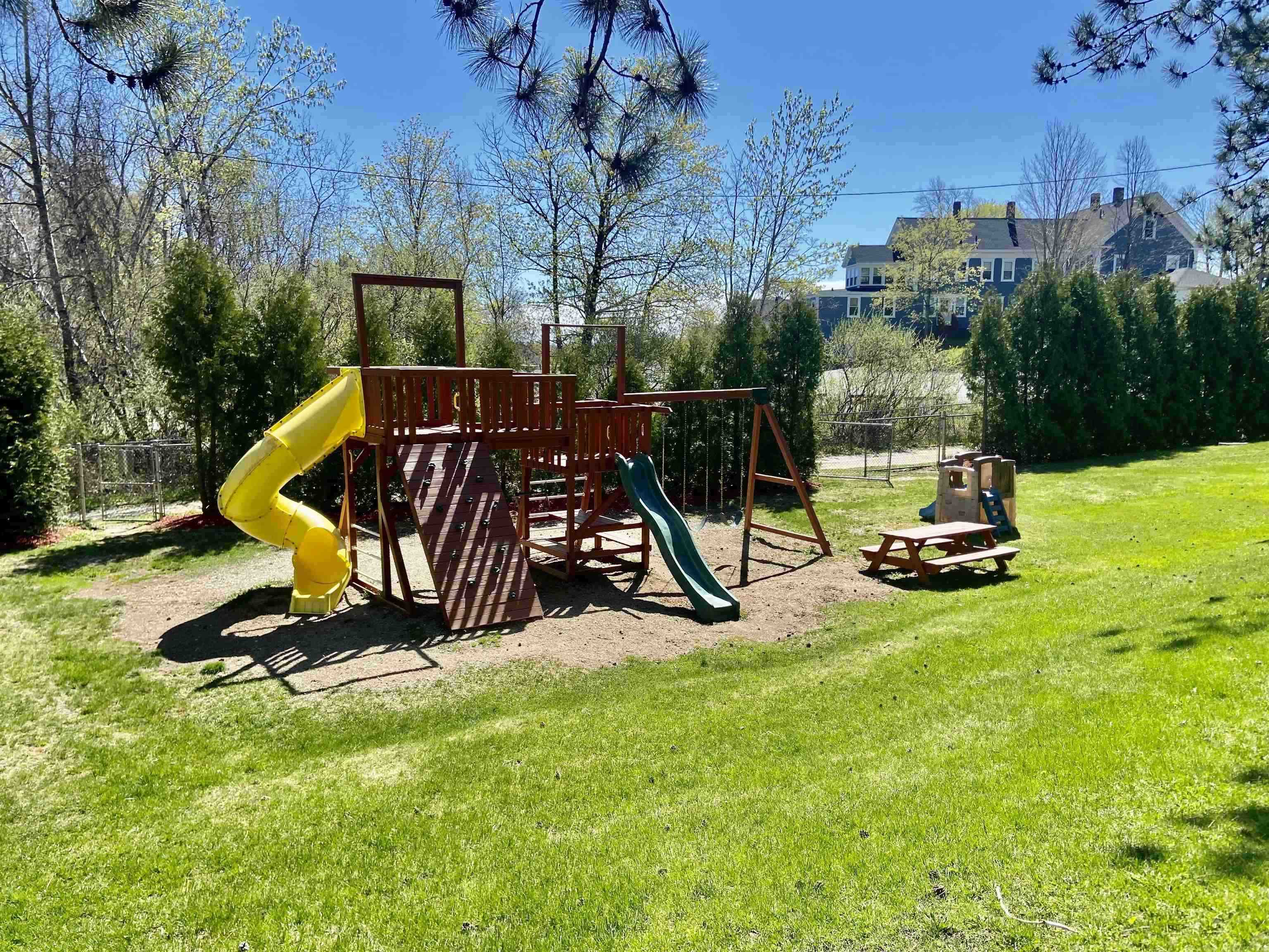 75 Treetop Circle, Unit 14 Laconia, NH 03246 - Photo 17 of 35