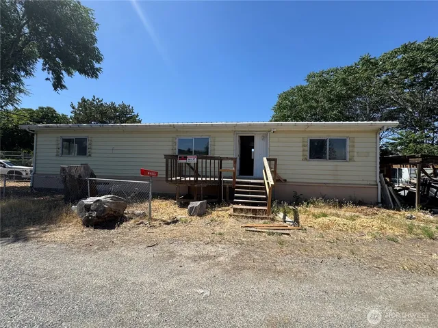 $95,000 | 125 3rd Street Northeast, Electric City, WA 99123
