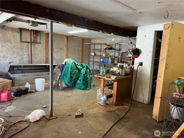 $95,000 | 125 3rd Street Northeast, Electric City, WA 99123