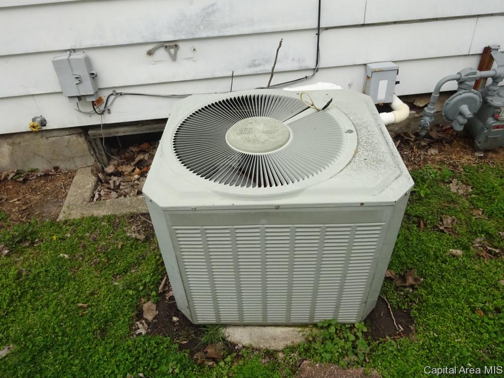 1111 North 15th Street Springfield, IL 62702 - Photo 5 of 21
