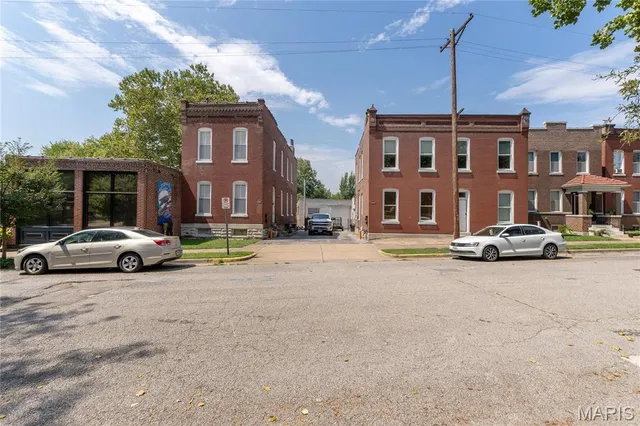 $465,000 | 2925 Missouri Avenue, St. Louis, MO 63118