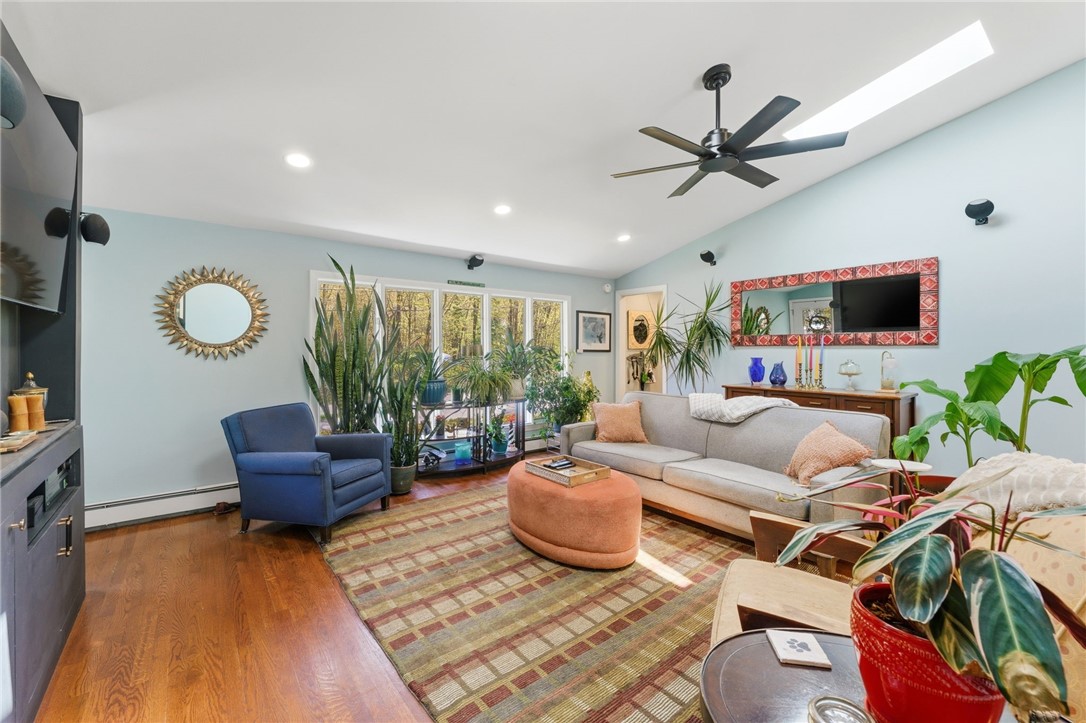 7 Meadowbrook Road Lincoln, RI 02865 - Photo 7 of 42 Gallery Image 7
