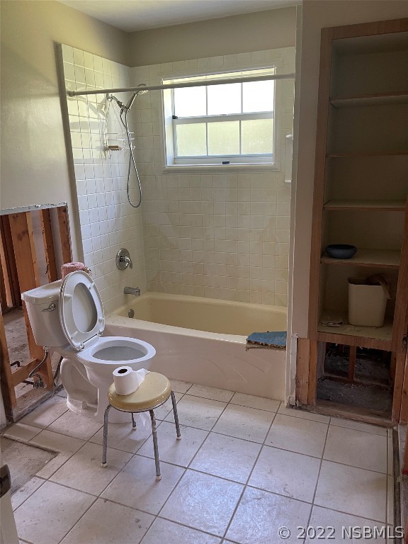 1234 Wayne Avenue New Smyrna Beach, FL 32168 - Photo 12 of 15 a bathroom with a sink toilet and shower