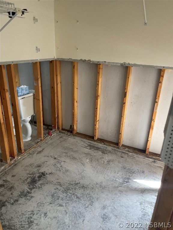 1234 Wayne Avenue New Smyrna Beach, FL 32168 - Photo 7 of 15 an empty room with window